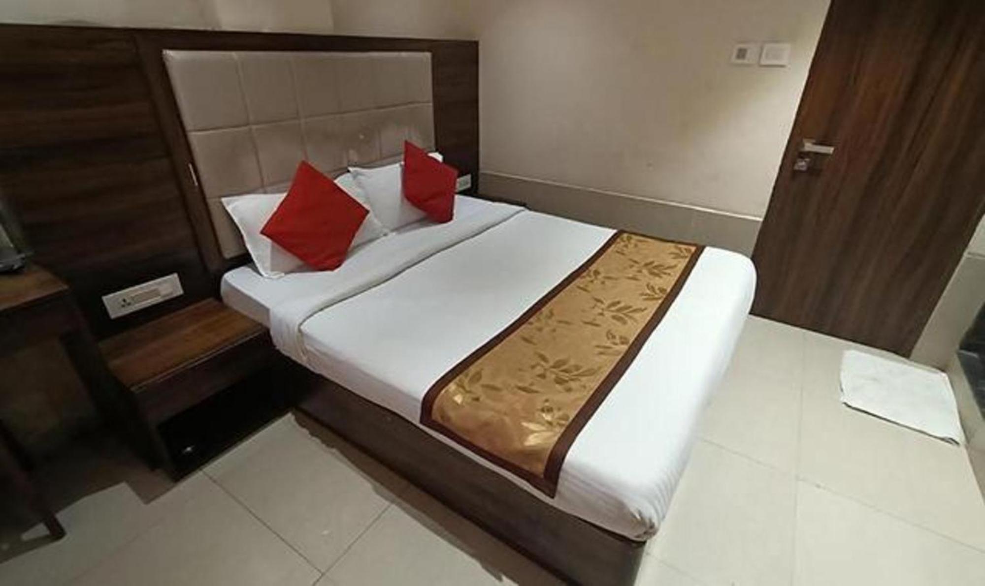 Fabhotel Regal Inn Mumbai  Buitenkant foto