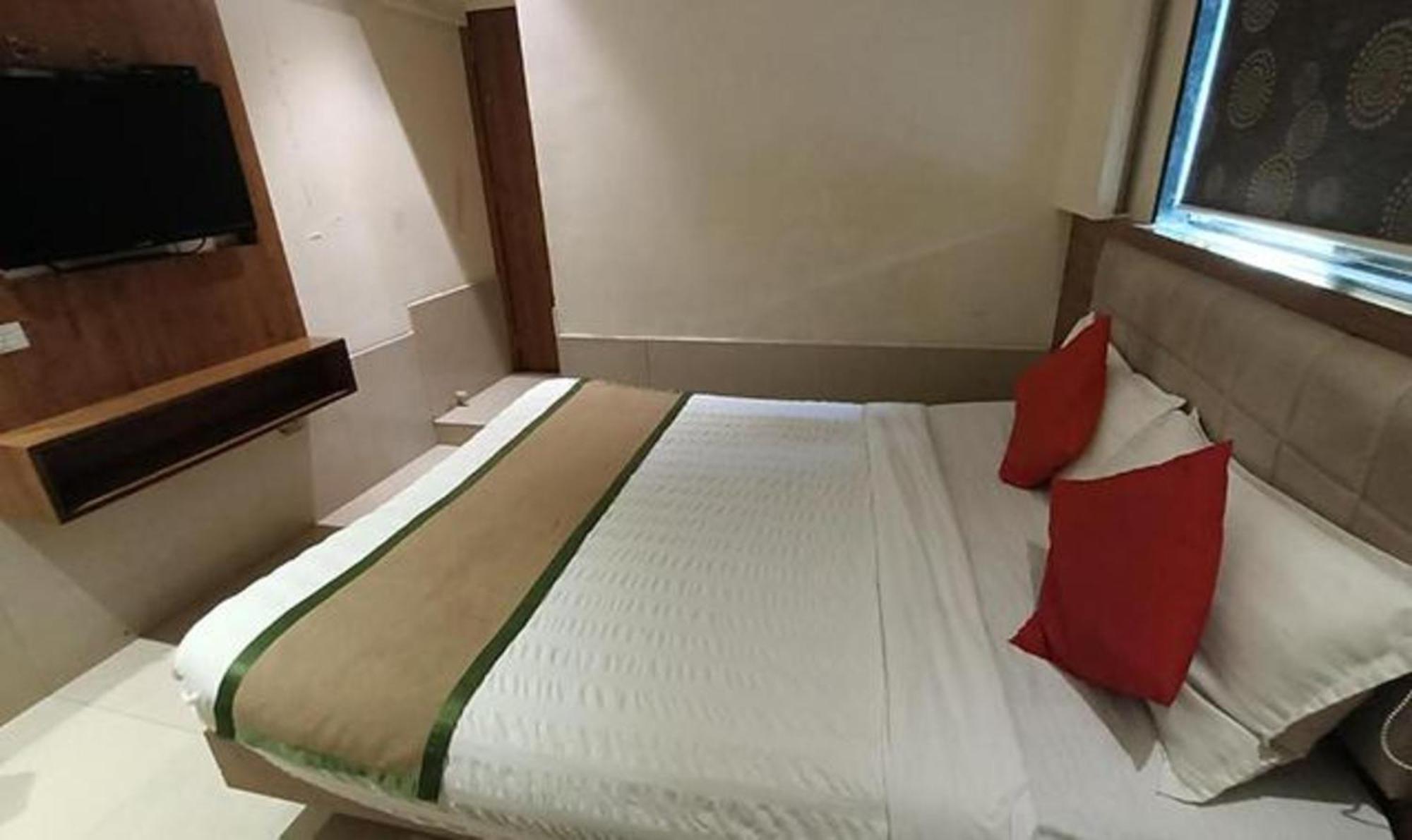Fabhotel Regal Inn Mumbai  Buitenkant foto