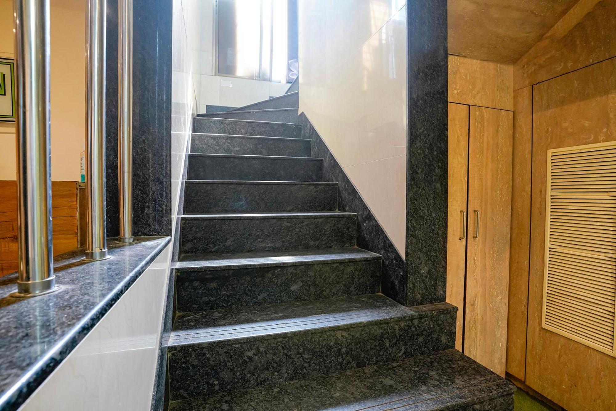 Fabhotel Regal Inn Mumbai  Buitenkant foto