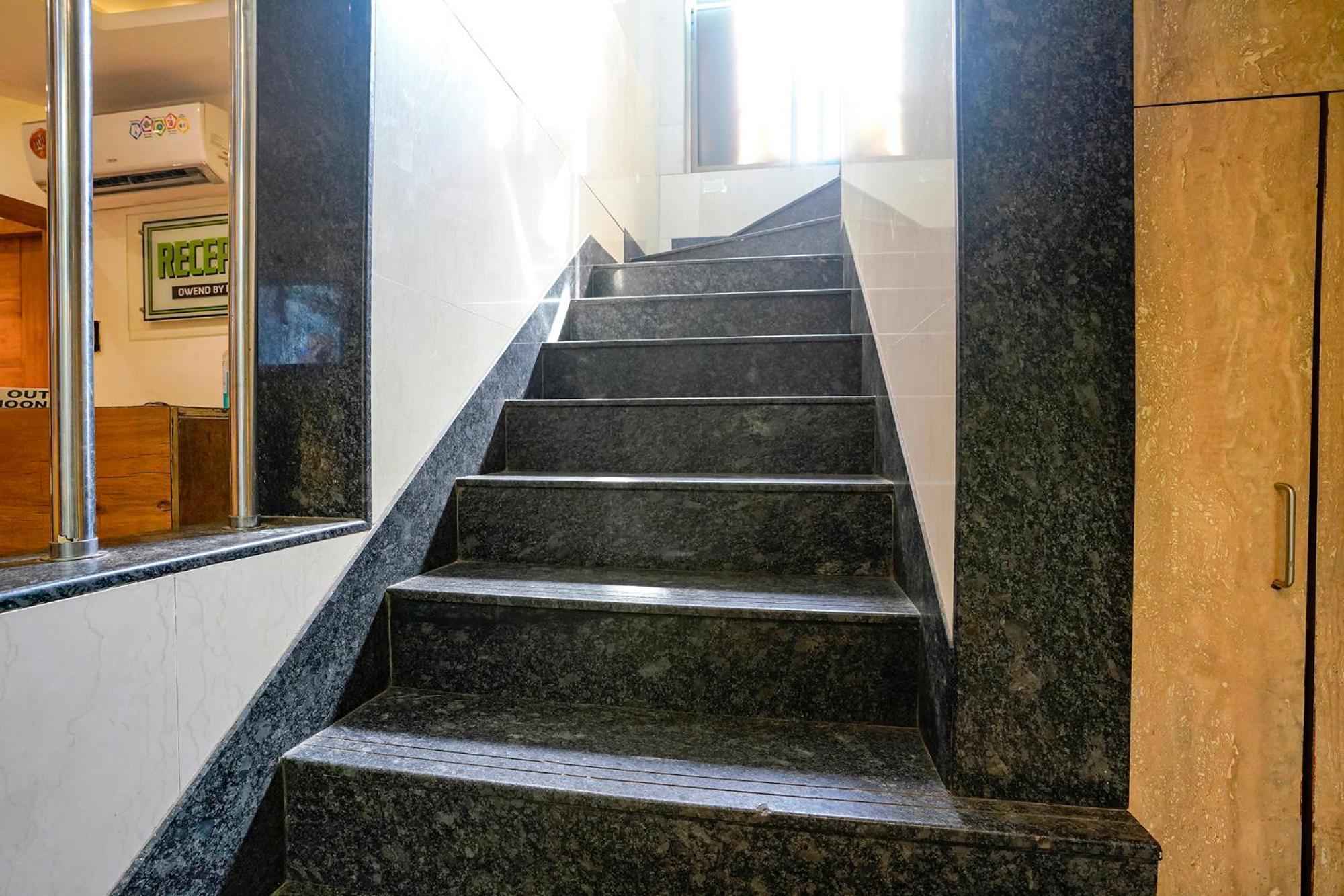 Fabhotel Regal Inn Mumbai  Buitenkant foto